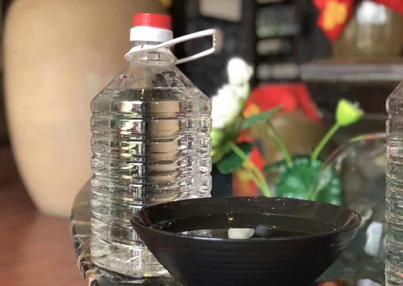 區(qū)分勾兌白酒、半勾兌白酒和純糧食酒的方法